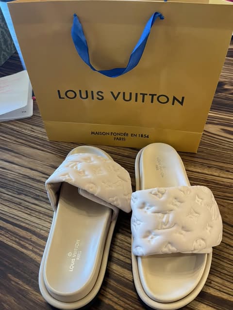 LV Slide Dupe